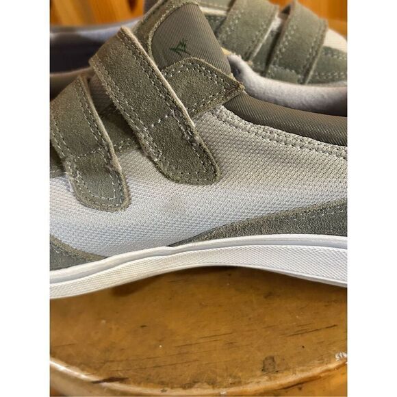 Grasshoppers Size 11WW Double Strap Suede  Mesh Gray Sneakers - Picture 8 of 9